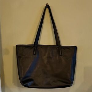 Quince Italian Elegant Black Leather Tote Bag